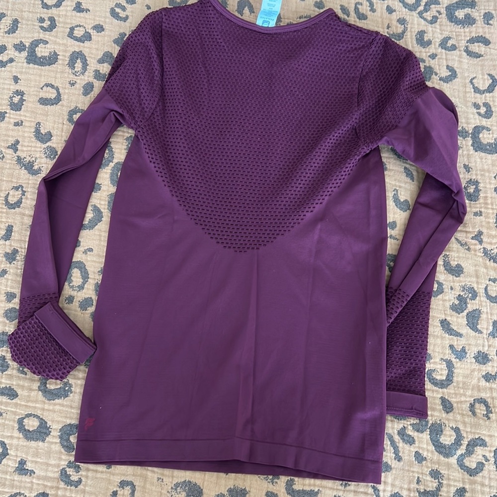 Fabletics Long Sleeve - Picture 4 of 5